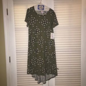 NWT LULAROE CARLY OLIVE PATTERN